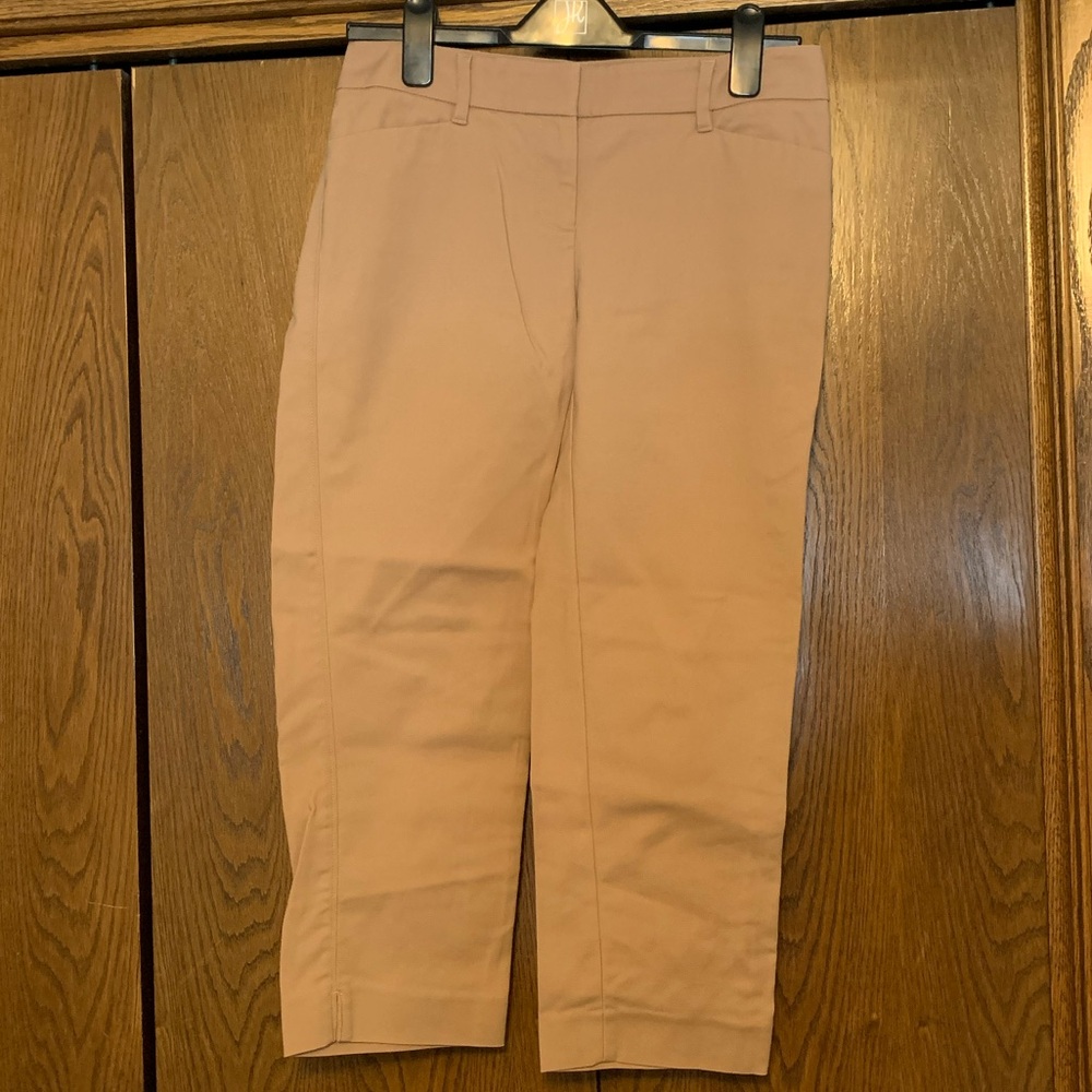 {White House Black Market} EUC! Tan Straight Crop Pants